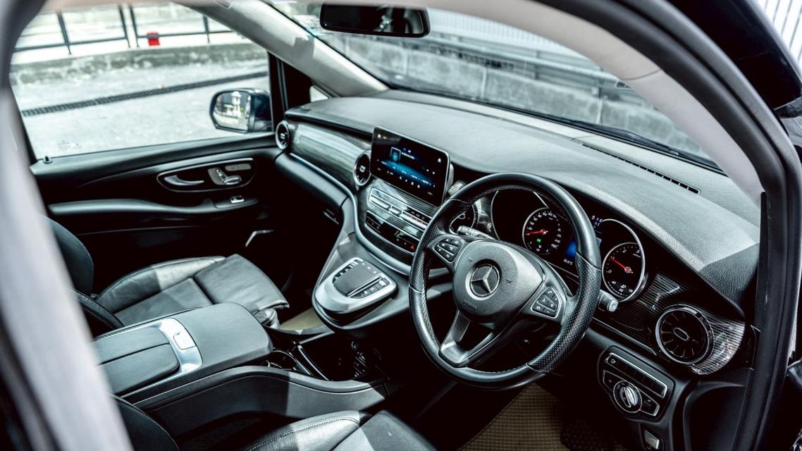 Mercedes-Benz V250d Exclusive 2023 รูปที่ 13