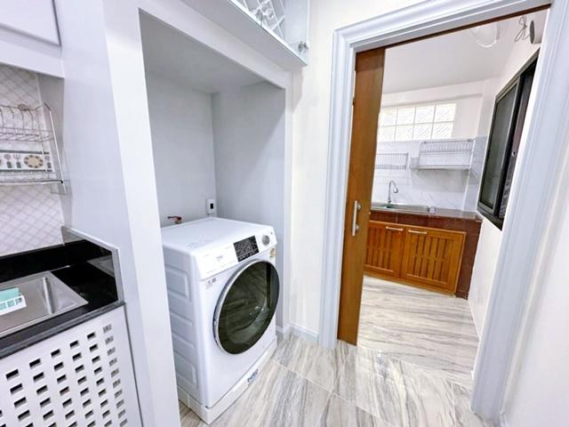 รถไฟฟ้ามีนพัฒนา 2.8 กม. ให้เช่าคฤหาสน์ ลาดกระบัง รามคำแหง160-166 RIS Inter Sch.2.1กม. ร 90ตร.วา 4นอน 4น้ำ สนามบินสุวรรณภ 8