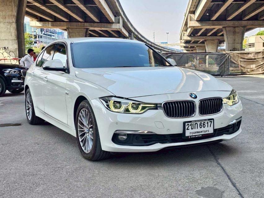 รหัสรถ WMT6617 BMW 320i Luxury LCI ปี 2018