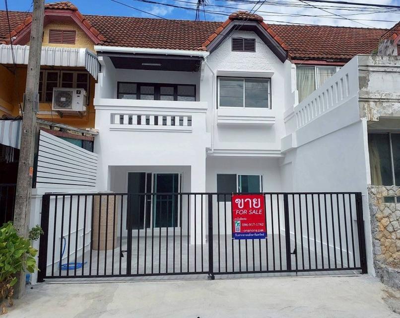 ขายทาวน์เฮ้าส์ 2 ชั้น รีโนเวทใหม่ หมู่บ้านรินรดา ซอยนวลจันทร์ 24 เขตบึงกุ่ม  ขนาด 28.5 ตร.ว. ใกล้แฟชั่นไอส์แลนด์ 1