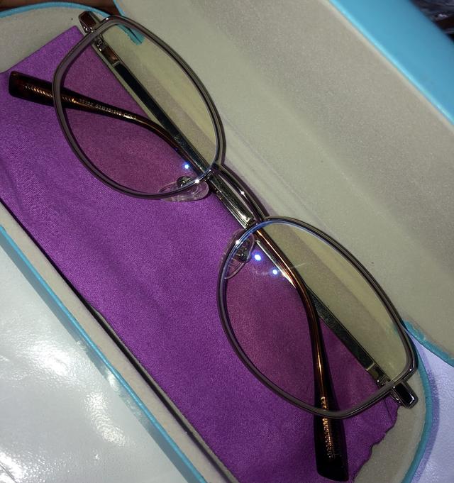 กรอบแว่นมือสองส่งฟรี สภาพใหม่