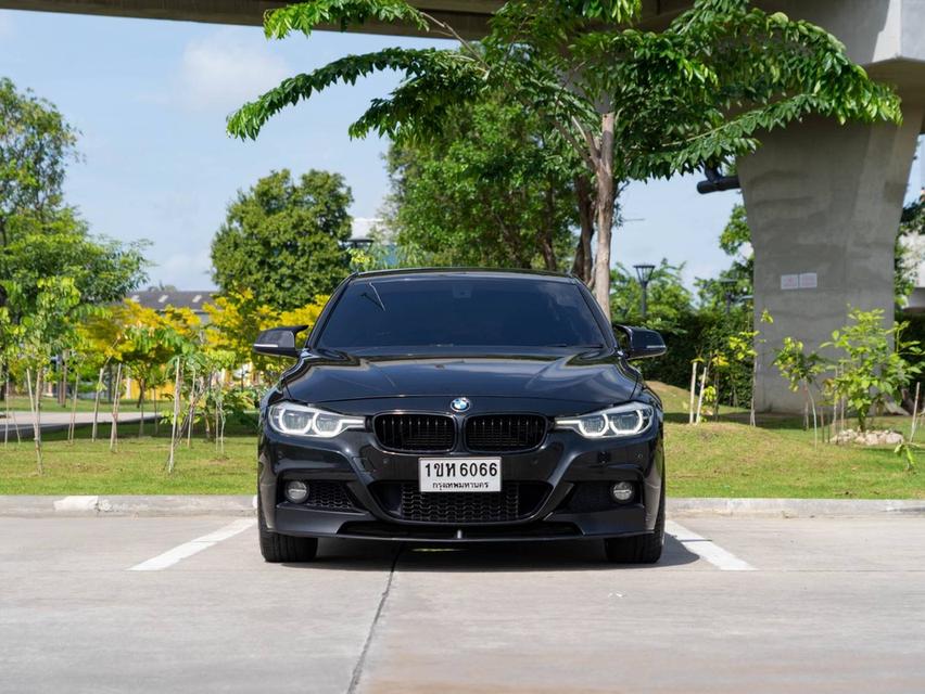 ขายBMW 330e Luxury Hybrid ปี17 2