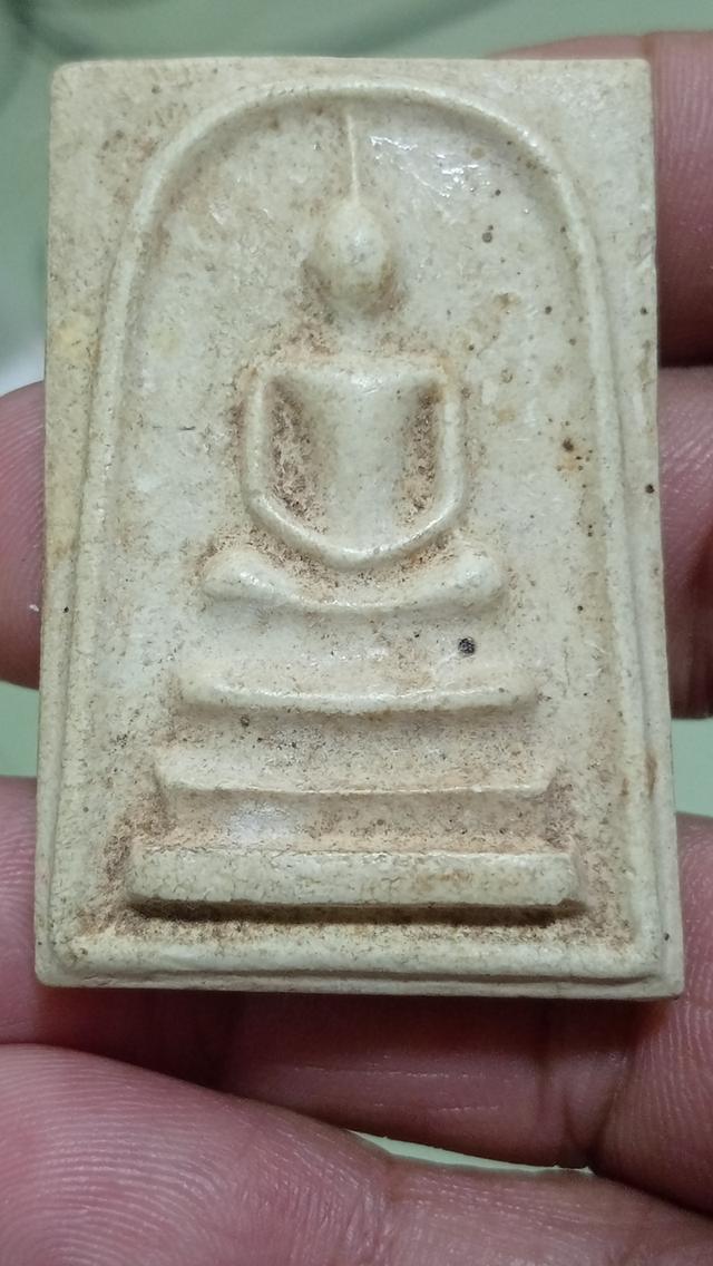 พระสมเด็จหลวงปู่บุดดา หลังรูปเหมือน