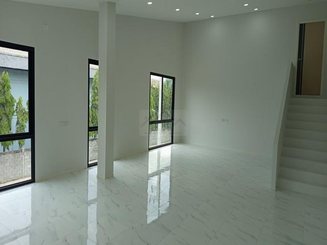 ขายมินิแฟคตอรี่ 3 ชั้น ที่ดินผังสีม่วง 715 ตร.ม. ลำลูกกาคลอง 8 ใกล้โรงงานปราสาททองโอสถ 5