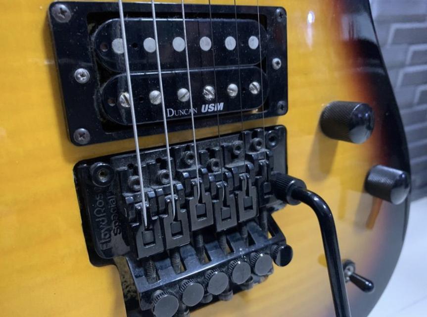 ขายกีต้าร์ไฟฟ้า Washburn floyd rose มือสอง 3,800.- 9