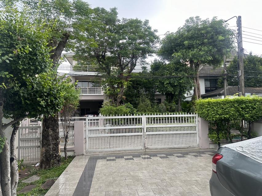 ขายบ้านเดี่ยว ธารารมย์ รามคำแหง 43/1 ใกล้บดินทรเดชา เดินทางสะดวกหลายเส้นทาง ราคาพิเศษ 27 ล้าน 2