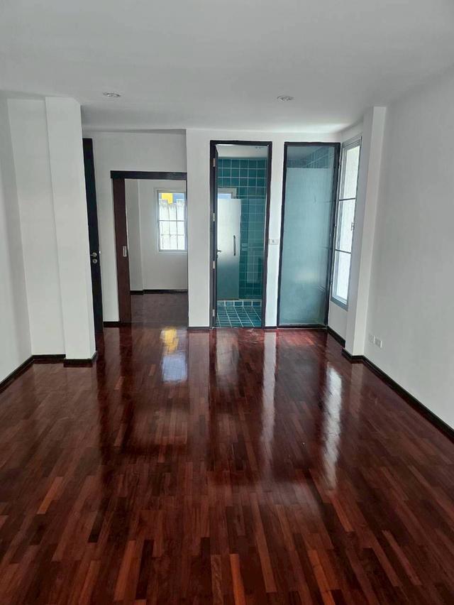 ขาย โนเบิลทารา งามวงศ์วาน 96 ตารางวา 3 ห้องนอน  4ห้องน้ำ ถือกระเป๋าเข้าอยู่ได้เลย เจ้าของขายเอง สนใจติดต่อ 086-8303315 11