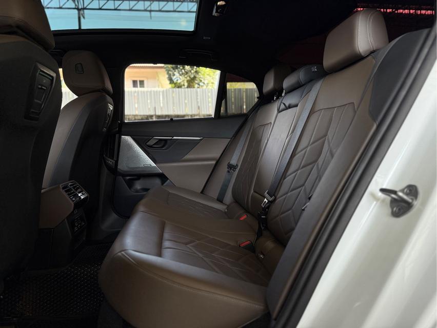 รหัสรถ WRT6636 📌2023 BMW i5 eDrive40 M SPORT โฉม G60 รูปที่ 15