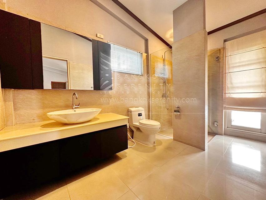 ็House for rent with private pool near Bangkok Hospital 7