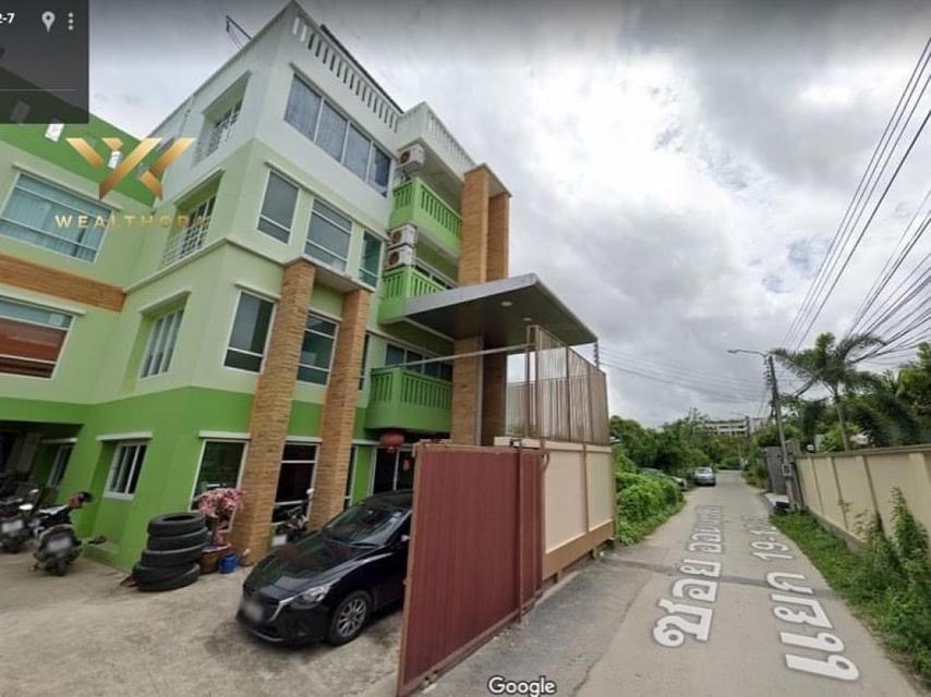 ขาย ที่ดิน นอกหมู่บ้านจัดสรร ไม่ต้องเสียค่าส่วนกลาง ที่ดินศรีนคริน ซอย 45 1 งาน ระยะ 1.2 กม.ถึงสถานีรถไฟฟ้า ศรีนครินทร์ซ