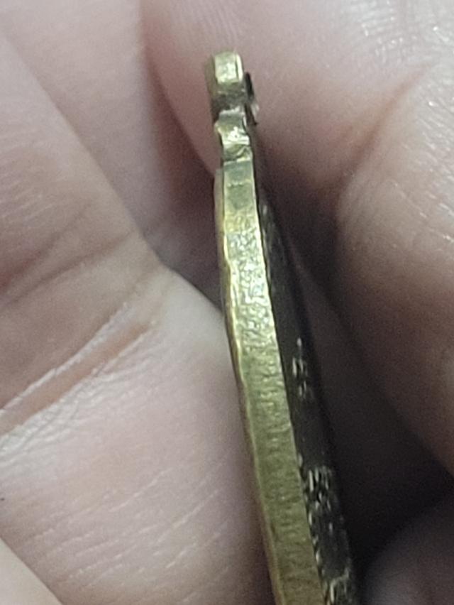 เหรียญหลวงปู่เคน เขมาสโย 3