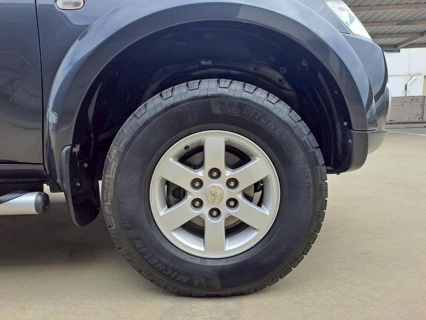 Mitsubishi Pajero Sport 2.5 GT 2WD ปี 2009 สีเทา 12