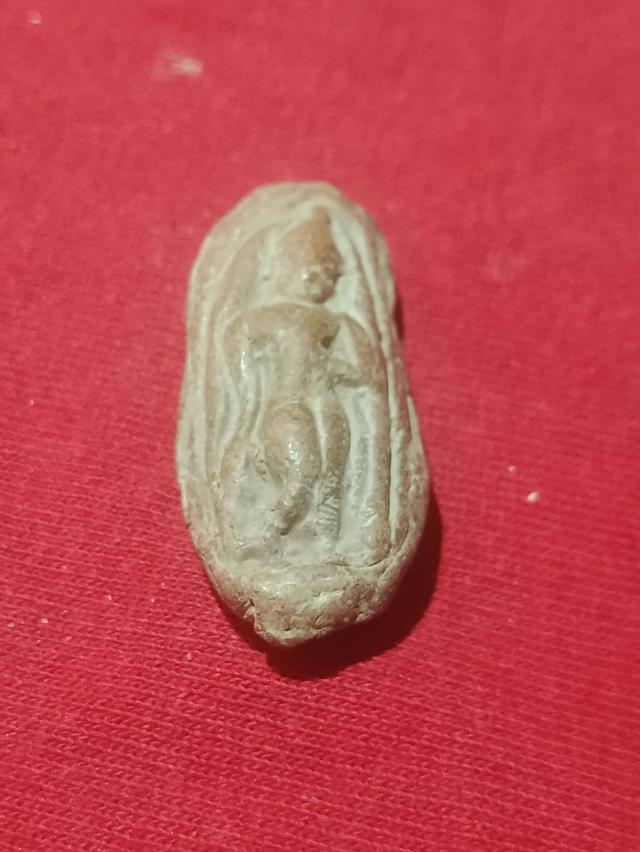 พระกรุปางลีลาเม็ดขนุน 3