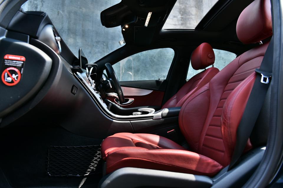 🎊"TOP OPTION เพียง 60,000 กิโล C220D ดีเซล AMG DYNAMIC ทะเบียนคืน"สีดำ🎊⚡ รูปที่ 11