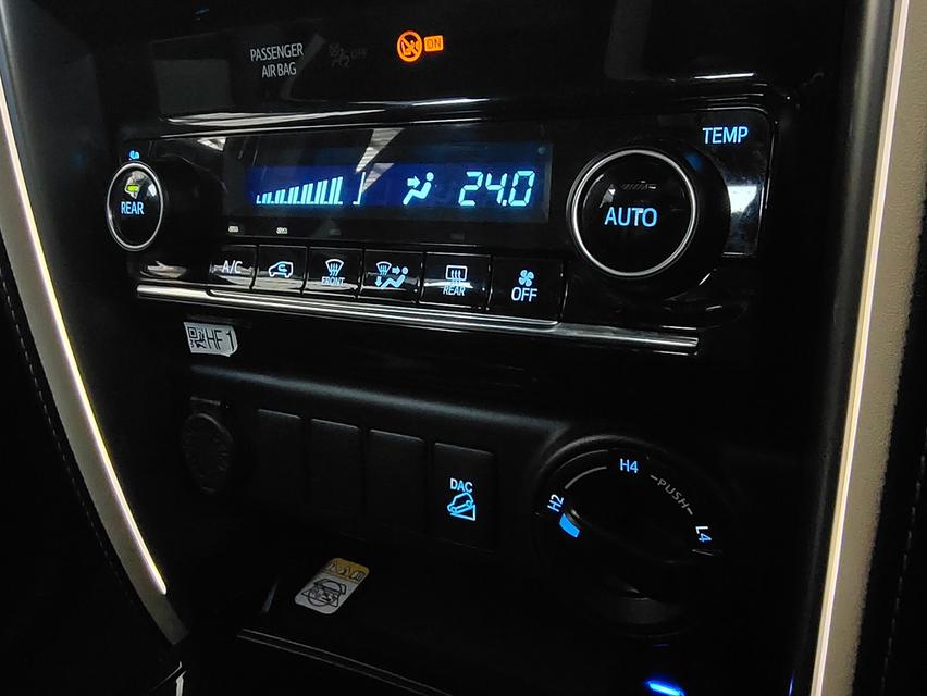 FORTUNER LEGENDER 2.8 V 4WD ปี 2020 จด21 ✅ ฟรีค่าจัด-ค่าโอน ✅ ฟรีประกันภัย ✅ ฟรี พรบ 18