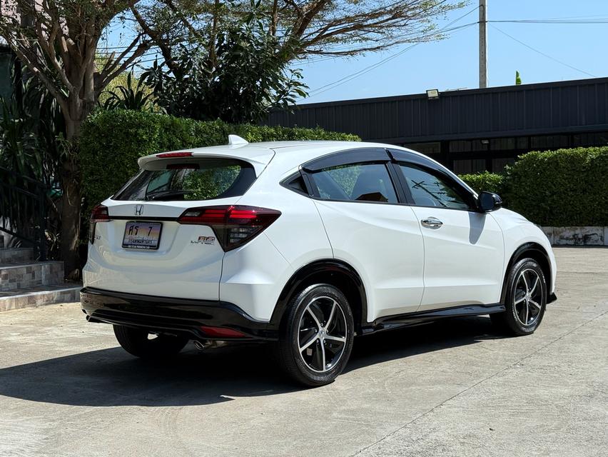 2019 HONDA HRV RS รุ่น TOP รถวิ่งน้อยเพียง 8X,XXX กม รถเข้าเช็คระยะที่ศูนย์ HONDA ตลอด รถไม่เคยมีอุบัติเหตุครับ 3