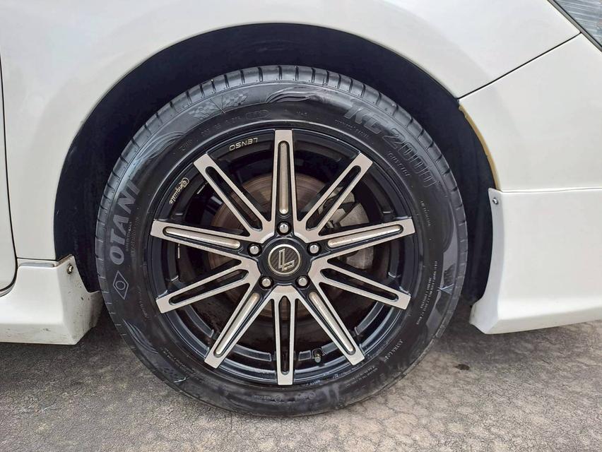 TOYOTA CAMRY 2.0 G EXTREMO ปี2014 สีขาว รถประวัติดี เข้าศูนย์ตลอด ไม่เคยติดแก๊ส น้ำมันล้วนๆ 17