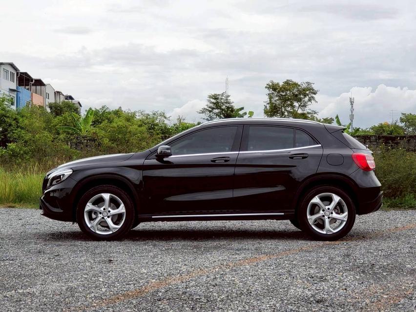 2017 BENZ GLA200 Urban (W156) มือเดียว ใช้น้อยมาก ดูแลถึง ประวัติเซอร์วิสครบ ราคาถูกสุดในตลาด