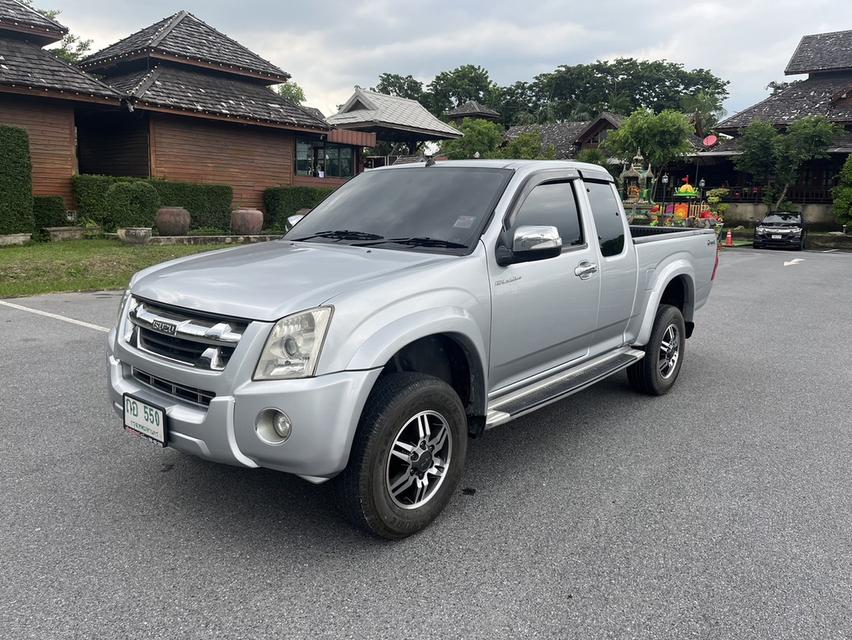 Isuzu  4