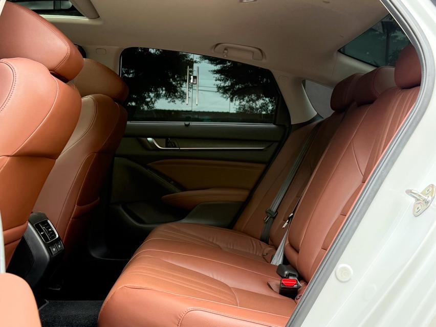 2022 HONDA ACCORD eHEV TECH รถมือเดียวออกป้ายแดง สภาพป้ายแดง รถวิ่งน้อยเพียง 20,000 กม ไม่เคยมีอุบัติเหตุครับ 14