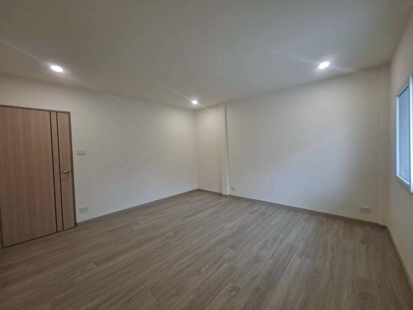 ขายทาวน์เฮ้าส์ 2 ชั้น ซอยอุดมสุข 47 รีโนเวทใหม่ทั้งหลังพร้อมอยู่ (N.1925) 15