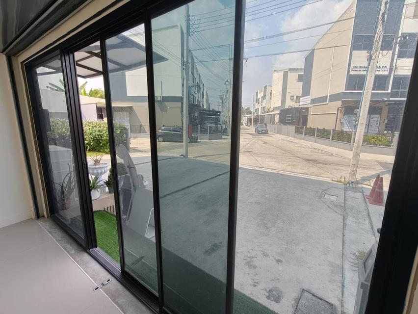 สำนักงาน ซอยมังกร เทพารักษ์ 9