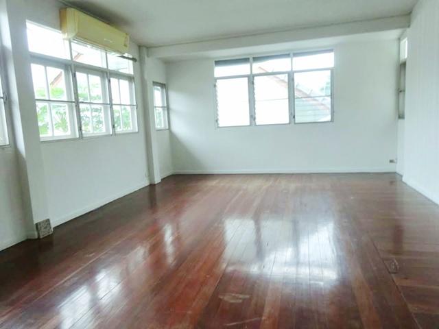 5นอน MRTบางยี่ขัน 2กม. ตั้งฮั่วเส็ง 750 ม. ถ.สิรินธร ให้เช่าบ้าน2 ชั้น หลังใหญ่ 127ตร.วา.380 ตร.ม. รีโนเวทใหม่ 3น้ำ บางพ 8