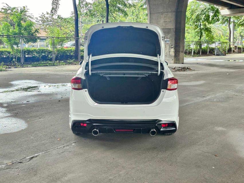 Toyota Yaris 1.2E ปี18 12