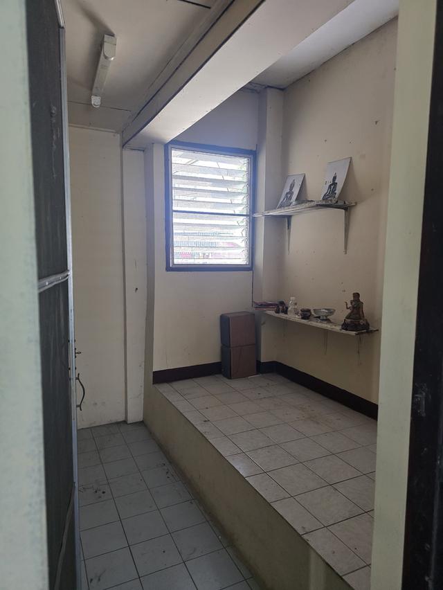 ขายทาวน์เฮ้าส์เนื้อที่ 33 ตารางวา อยู่ซอยประชาราษฎร์บำเพ็ญ 1 ถนนรัชดาภิเษก เขตดินแดง หน้าปากซอย คือ แยกพระพิฆเนศ 18