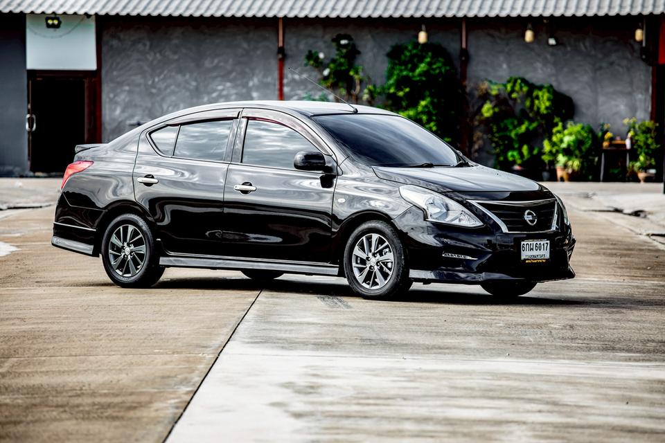 Nissan Almera 1.2 E Sportech ปี 2017 สีดำ มือเดียวป้ายแดง เกียร์ออโต้