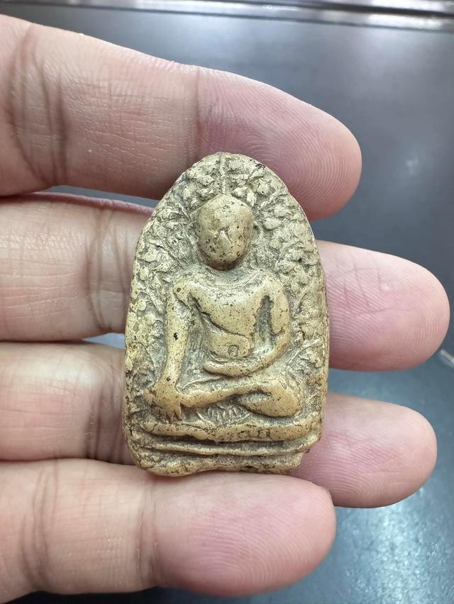 พระดินเก่า