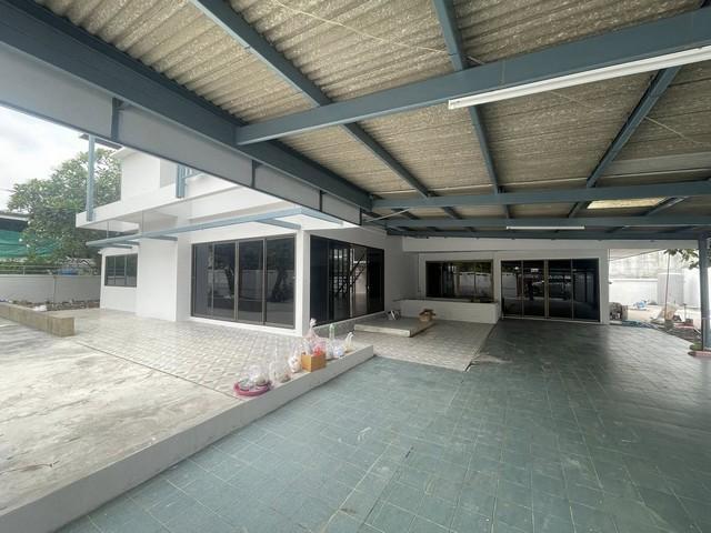 ให้เช่าบ้านเดี่ยว 2 ชั้น 200 ตร.ว. ถนนรัชดาภิเษกซอย 19 เขตดินแดง ใกล้ MRT รัชดาภิเษก 8