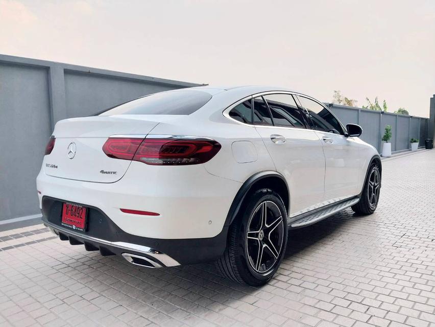 2023 Mercedes-Benz GLC 220d Coupe AMG | สีขาว เบาะแดง รูปที่ 6