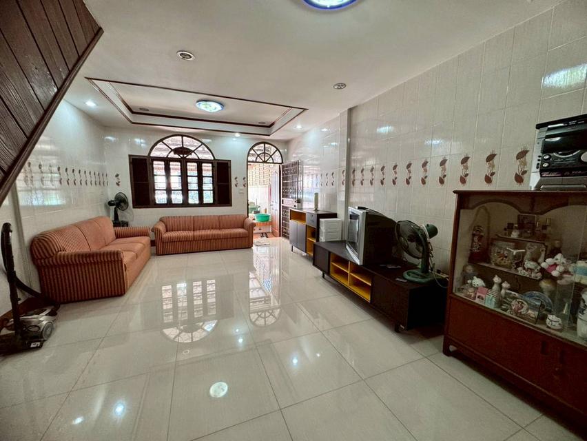 ขายทาวน์เฮ้าส์ 2 ชั้น หมู่บ้านเสนาวิลล่า 3 ซอยคู้บอน 27 แยก 10 ( สภาพสวยมาก น่าลงทุน ) (N.1940) 2