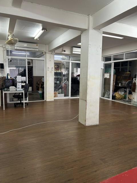 ให้เช่าพื้นที่สำนักงานเขตราชเทวี อาคาร 3 ห้อง เฉพาะชั้นล่าง พื้นที่ 100 ตรม. ถ.พระราม 6 ใกล้ประตูนํ้ากับตลาดโบเบ้ 4
