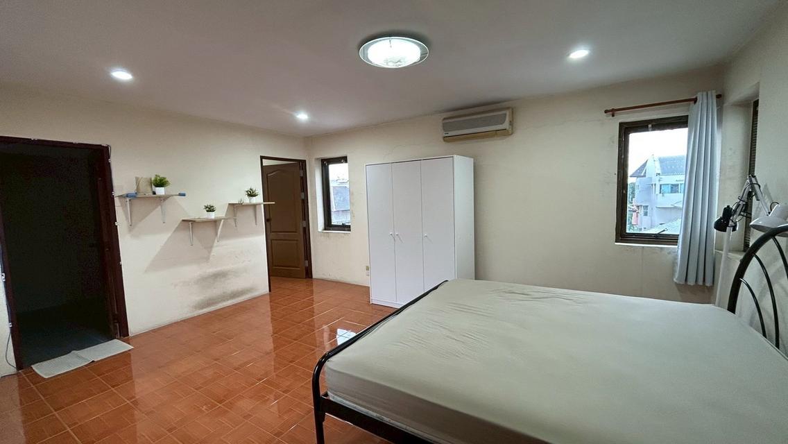 ขายโฮมออฟฟิศ 4 ชั้น ซอยกรุงเทพกรีฑา 15 ทำเลดี ใกล้ทางด่วนและรร.นานาชาติ 13