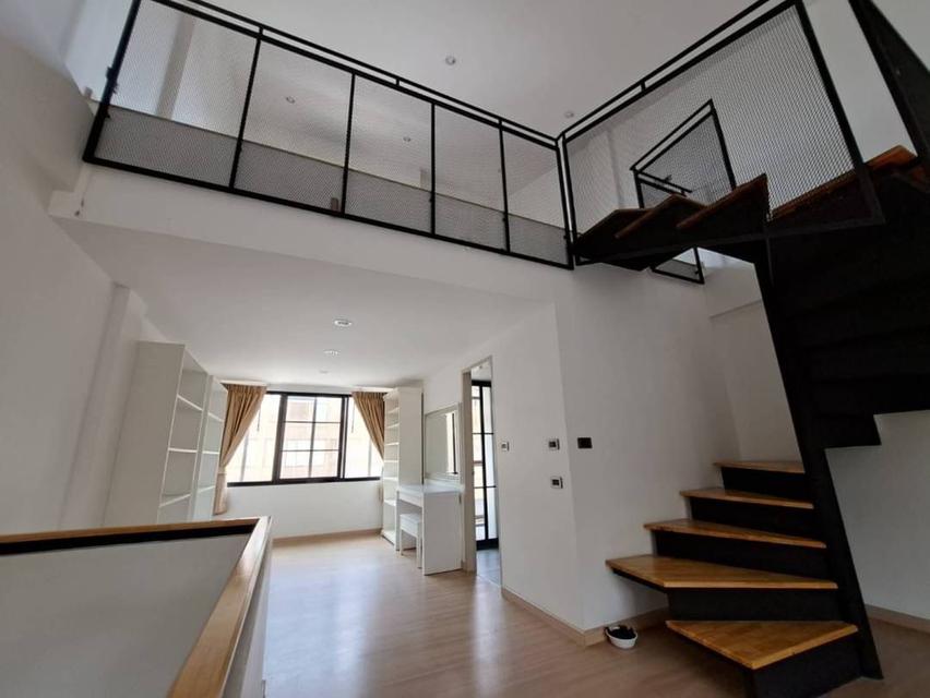 ให้เช่าบ้านใหม่ทั้งหลัง 3 ชั้น ครึ่งสไตล์ Loft Modern เพดานสูง พร้อมเฟอร์ 3 นอน 3 น้ำ บนถนนแจ้งวัฒนะ ใกล้รร. นานาชาติ ใกล้บีทีเอส สามัคคี สายชมพู 5