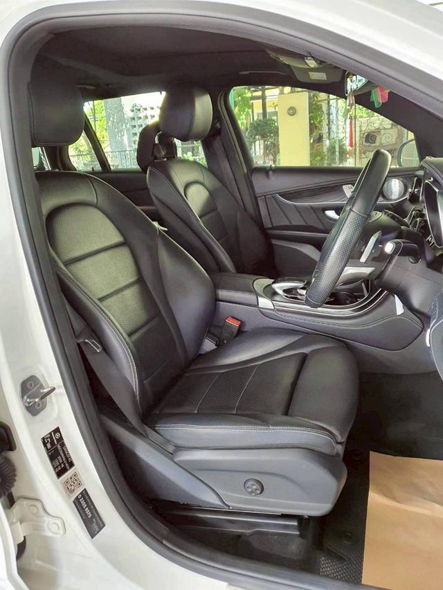 #Mercedes-Benz GLC 250d 2.1 AMG Dynamic ปี 2019 เกียร์ AT สีขาว รูปที่ 8