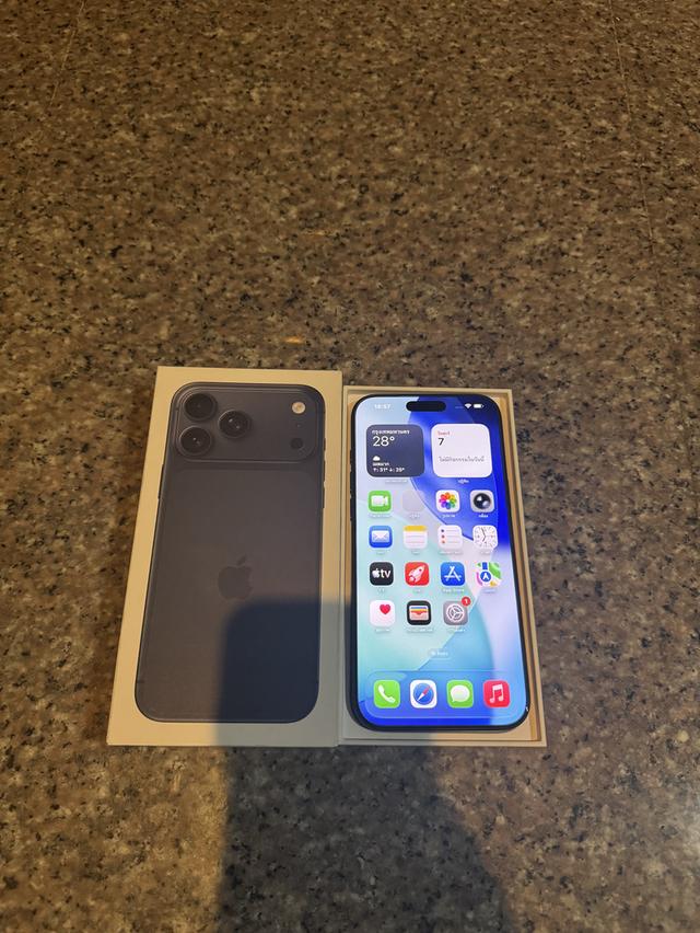 ขายๆๆๆถูกๆๆไอโฟน17ProMaxสีDeep Blue 256กิ๊กมีใบเสร็จครบๆเลยคับยกกล่องอีมี่ตรงอุปกรยังไม่ได้แกะสูนTrueสภาพสวยๆใช้งานปกติหมดทุกๆฟังชั่นเครื่องรีสโตได้ตล