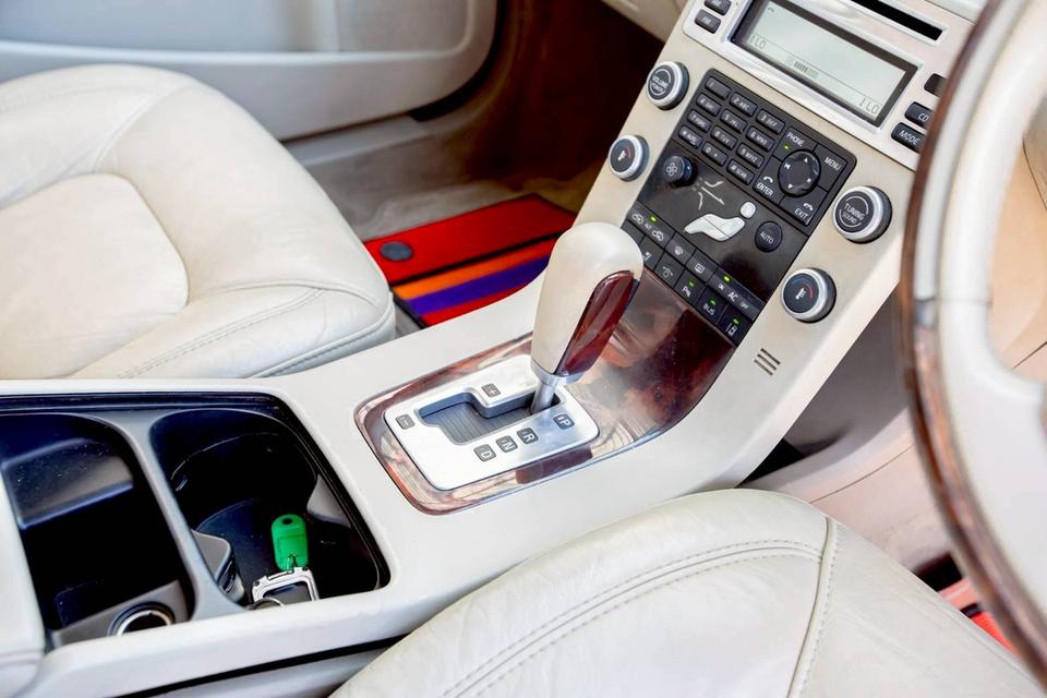 Volvo S80 2.5 FT Auto ปี 2010 สีน้ำตาล 18