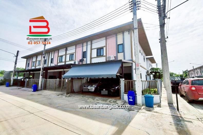 ทาวน์เฮาส์ หมู่บ้าน ภัทรไพรเวท 2 เฟส 3 เนื้อที่ 24.7 ตรว. ถนนปทุมธานี-สามโคก-เสนา อ.สามโคก จ.ปทุมธานี 11