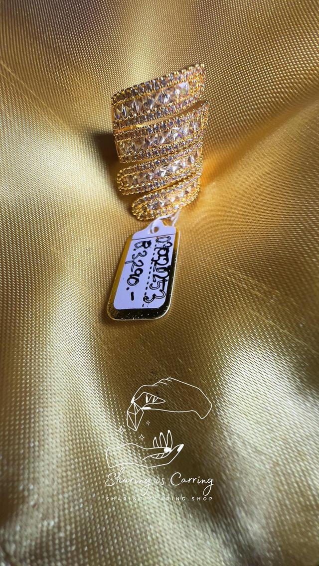 แหวนแฟชั่น เพชรแฟนซี CZ สีอำไพ ลดราคาเหลือ ฿2,290.- จากราคา ฿3,290.- บาท รวมส่ง