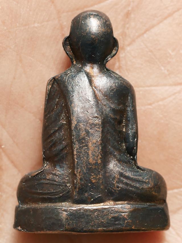 พระรูปปั๊มเหมือน ก้นระฆัง หลวงพ่อพรหม วัดช่องแค ปี 2512...เก่า เดิมๆ รูปที่ 9