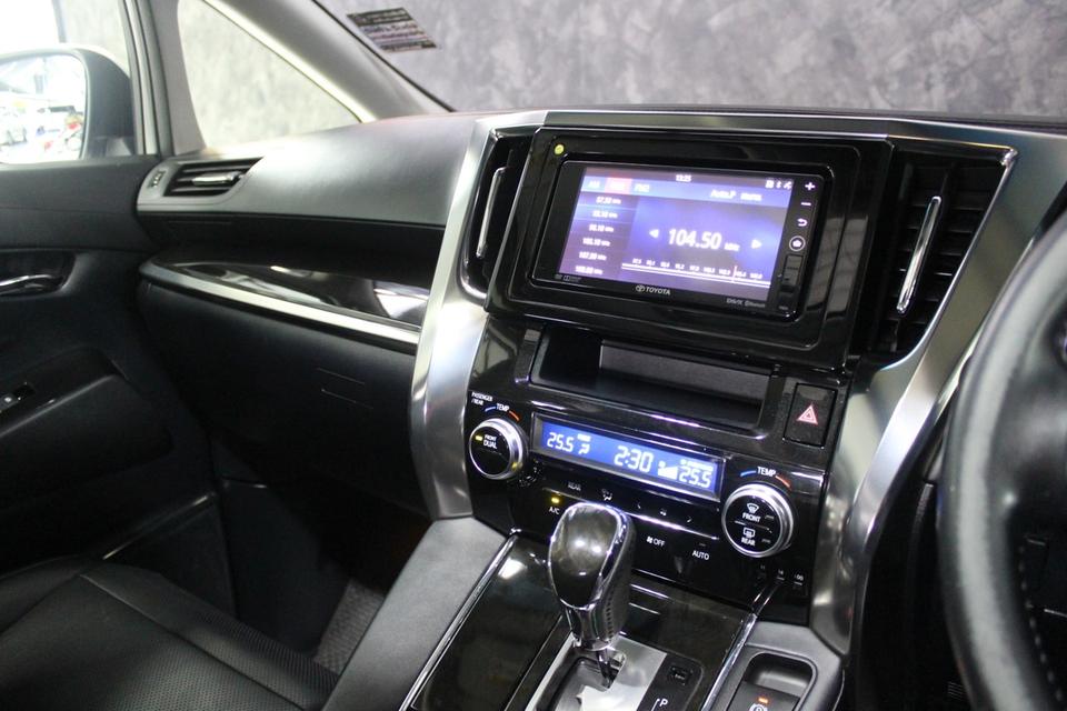 รหัสรถ JRS2055 TOYOTA VELLFIRE 2016 สี ขาว รถศูนย์ 18