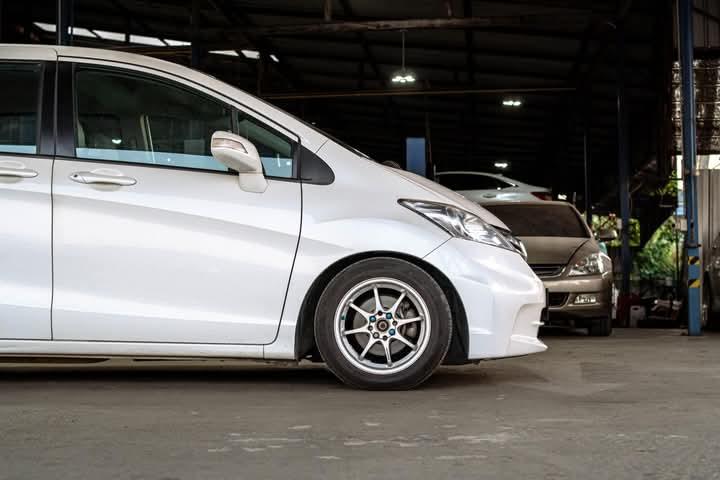 2015 HONDA FREED สีขาว 7