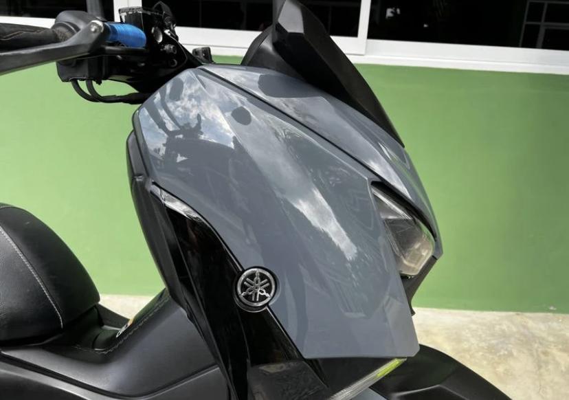 YAMAHA XMAX 300 เครื่องดำล้อเขียว 3