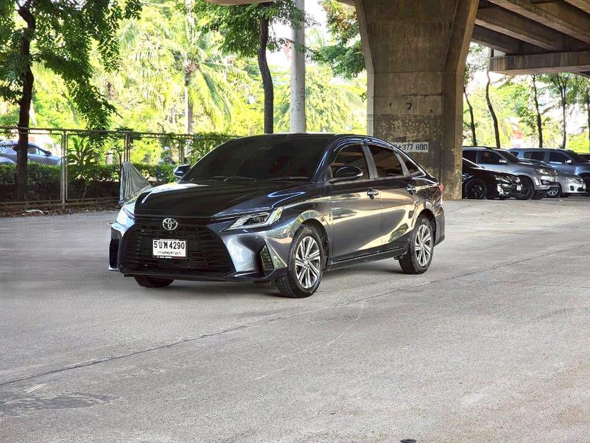 ขายรถ Toyota Yaris Ativ 1.2 Premium Luxury ปี 2024 สีเทา เกียร์ออโต้ 3