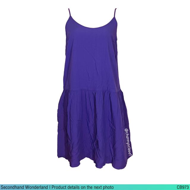 USED Uniqlo - Purple Camisole Flare Dress | เดรสสั้นสีม่วง สีน้ำเงิน เดรสระบาย สายเดี่ยว สีพื้น สายฝอ แท้ มือสอง