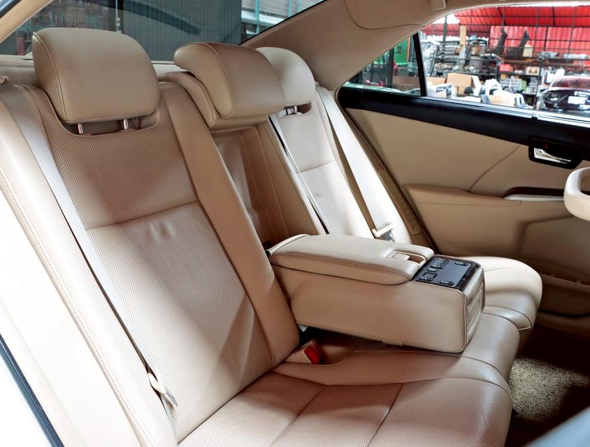 TOYOTA CAMRY 2.5 HYBRID PREMIUM ปี 2013 14
