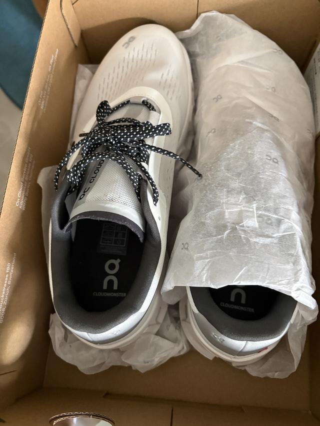 รองเท้าสนีกเกอร์ Sneakers ยี่ห้อ on cloud รูปที่ 6